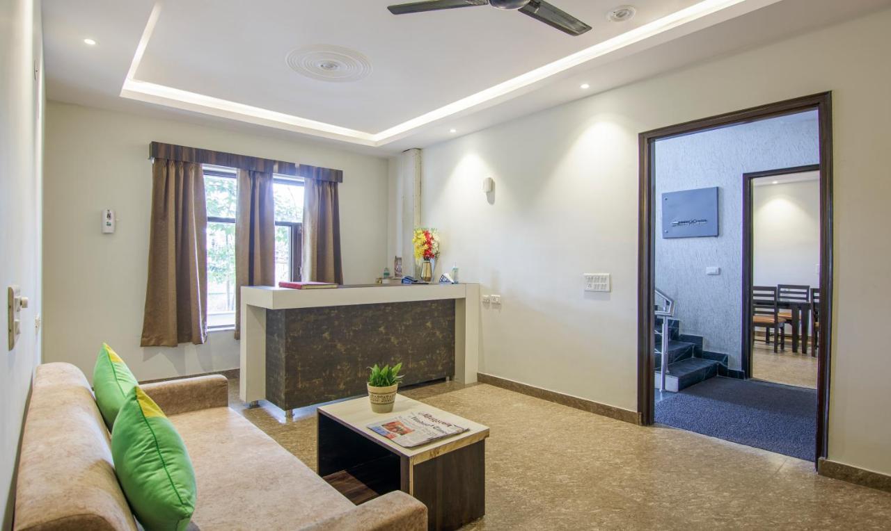 Treebo Swastika Premium Hotel Noida Exterior foto